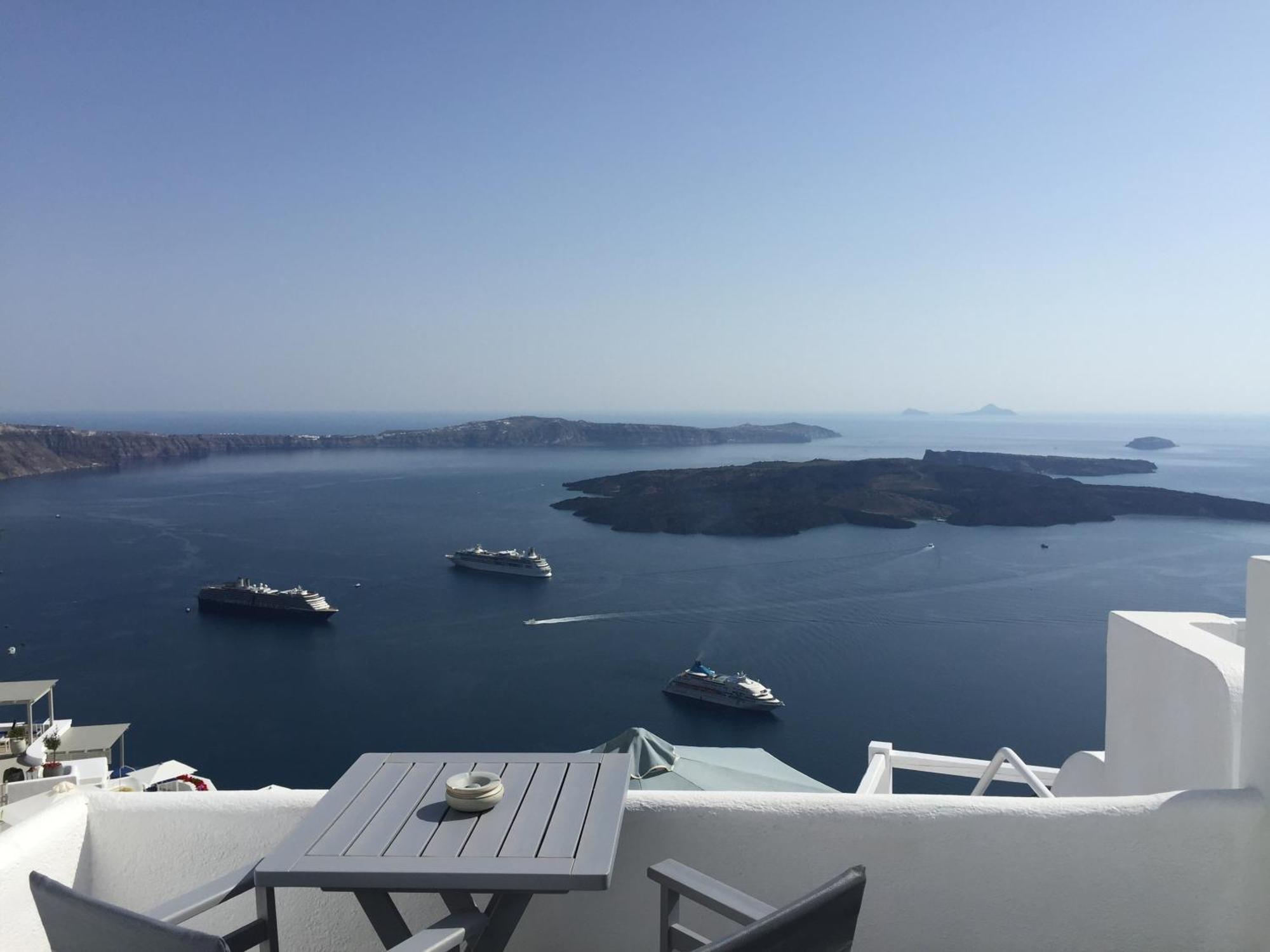 Altana Cliffside Villas Imerovigli  Ruang foto
